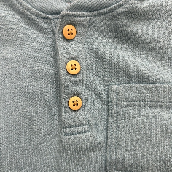 Old Navy 2T 3-Button Up Tee - Picture 3 of 6